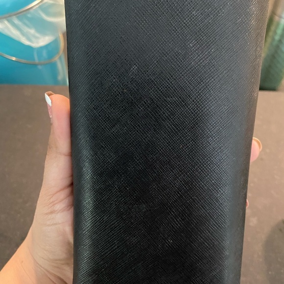 Salvatore Ferragamo
Black Leather - Picture 8 of 8